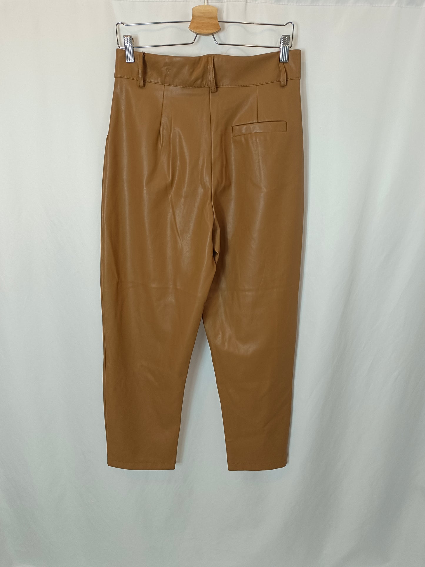 LUMINA. Pantalón beige efecto piel T.u(42)