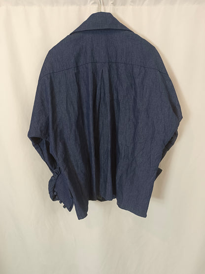 CAMILA ISABEL. Blusa azul denim mangas T.s