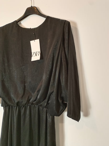 ZARA. Vestido negro volantes T.l