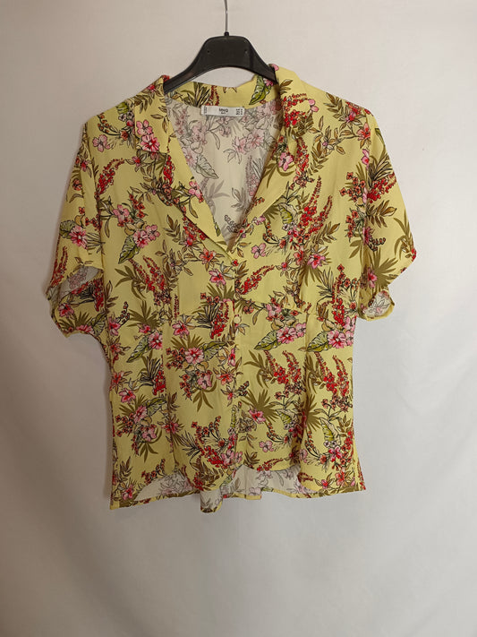 MANGO. Blusa amarillas flores  T.m