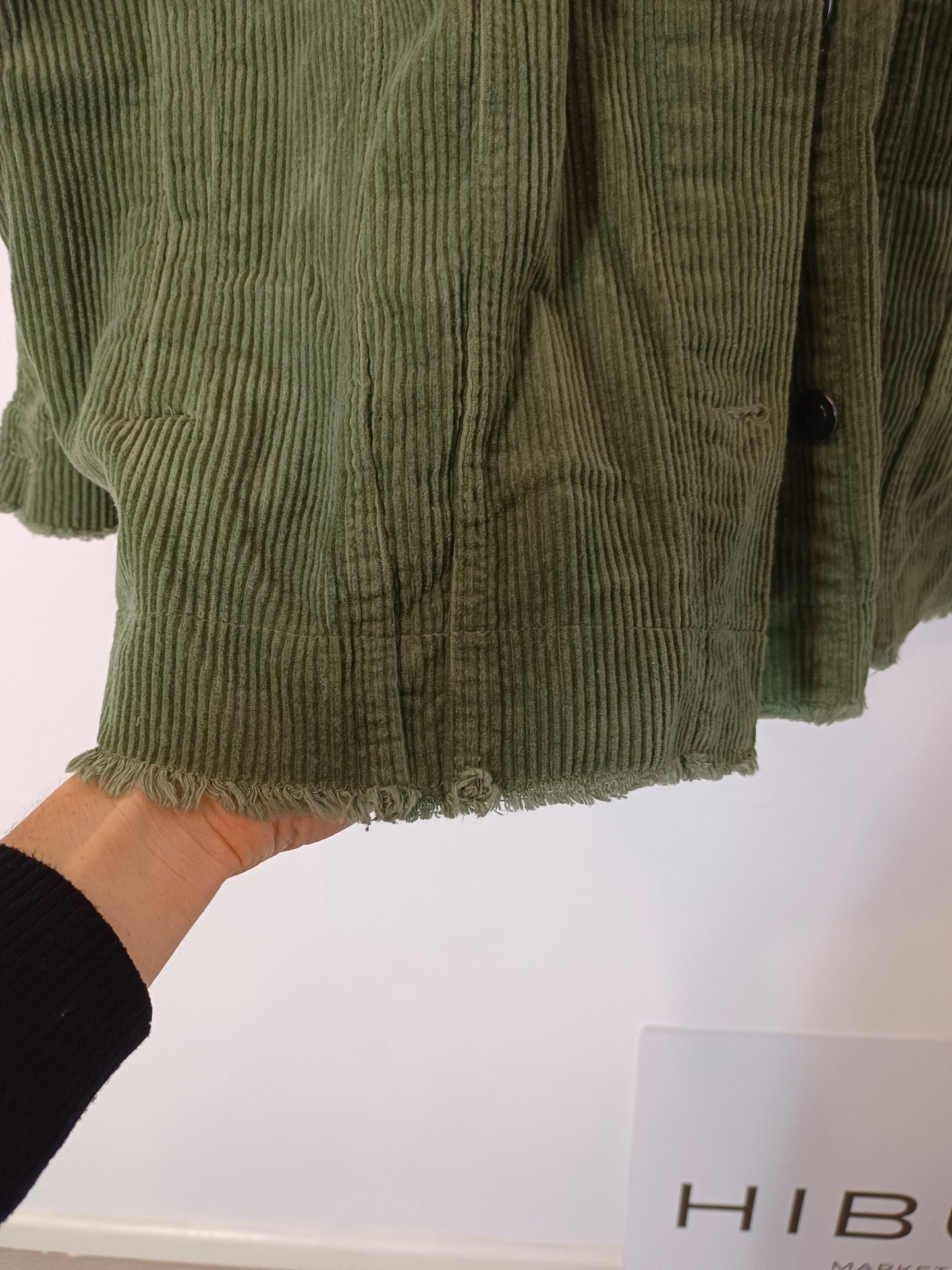 ZARA. Chaqueta verde pana T.l