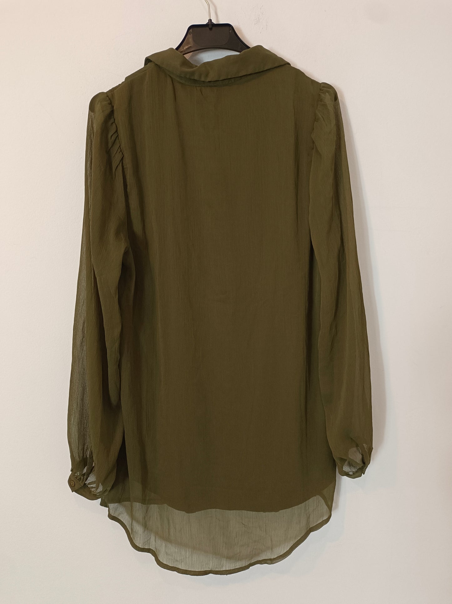 PIECES. blusa fluida verde T.m