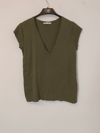 ZARA. Camiseta verde básica T.s