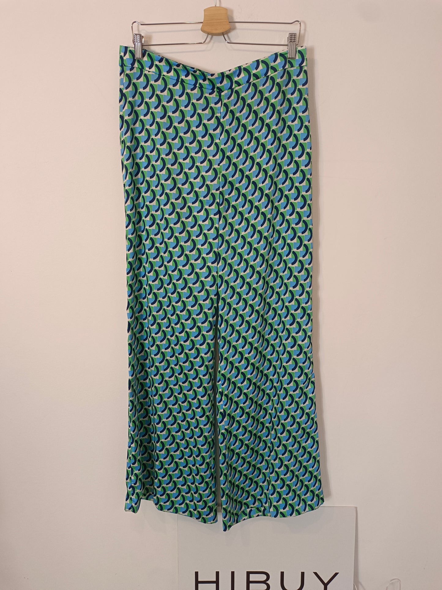 ZARA. Pantalón ancho fluido estampado  T.xl