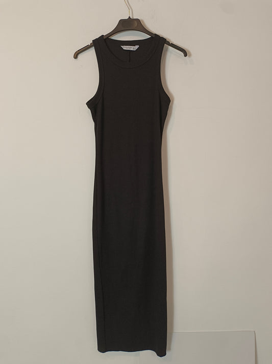 STRADIVARIUS. Vestido negro canalé T.s