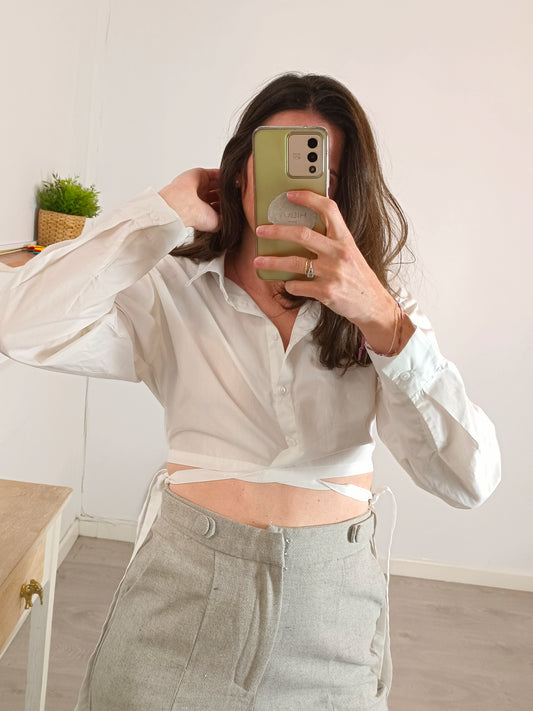 LTL STORE. Camisa blanca crop lazadasT.s