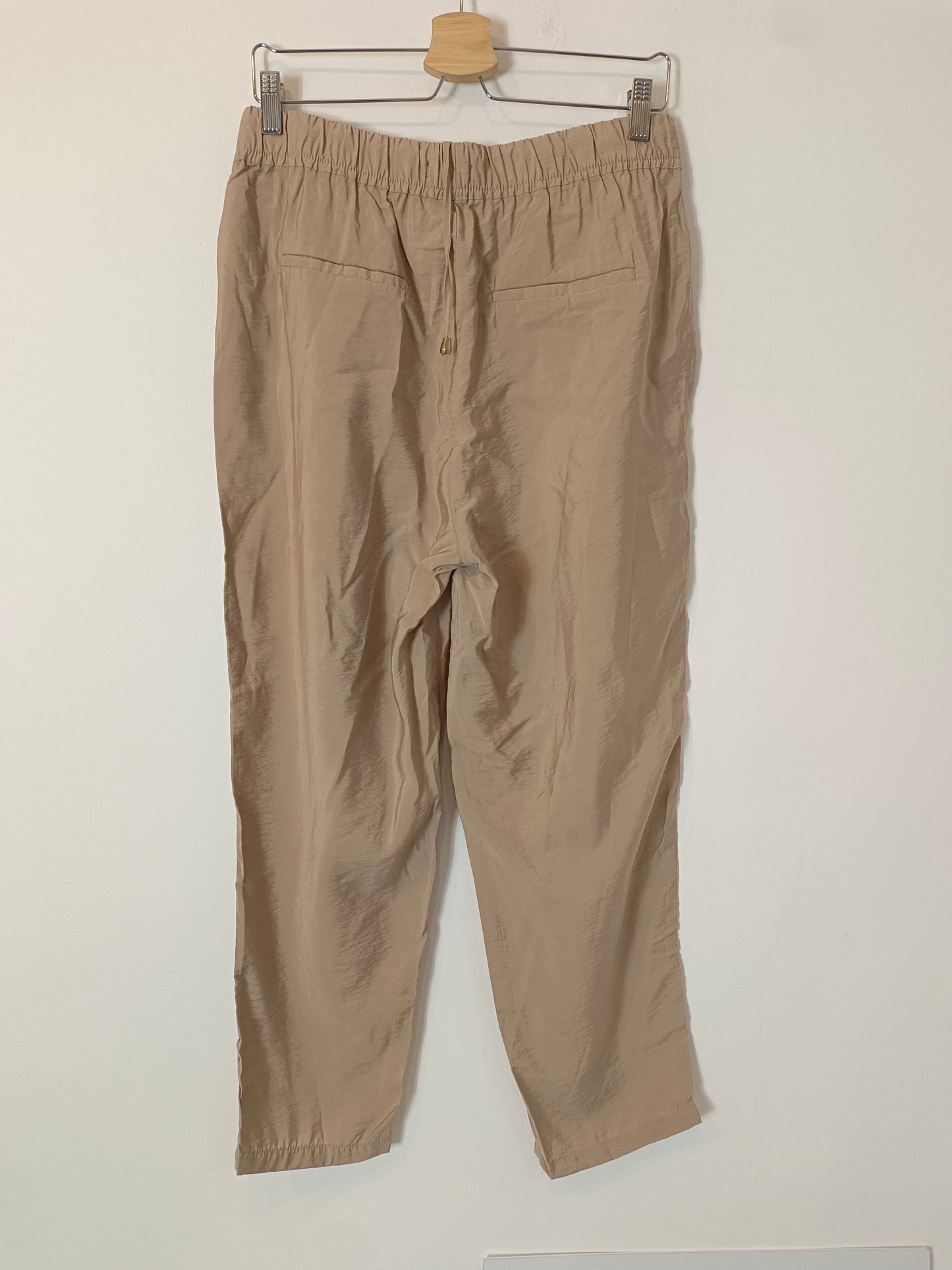 TEX. Pantalón beige fluido  T.l