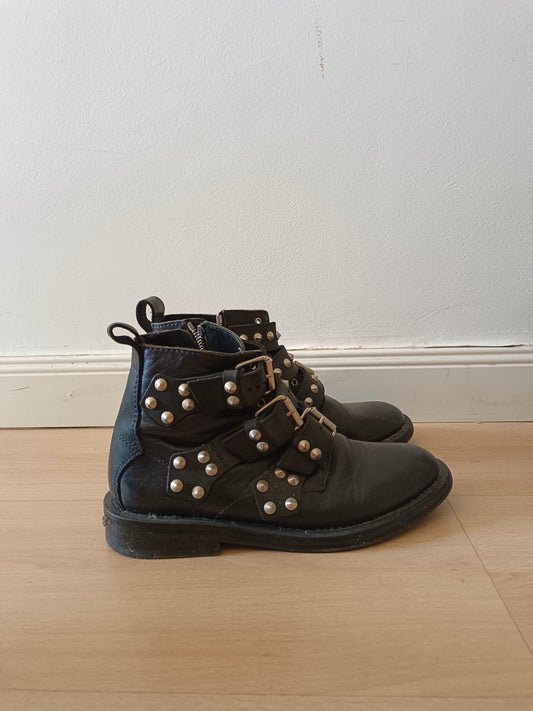 ZADIG&VOLTAIRE. Botas negras tachuelas T.38