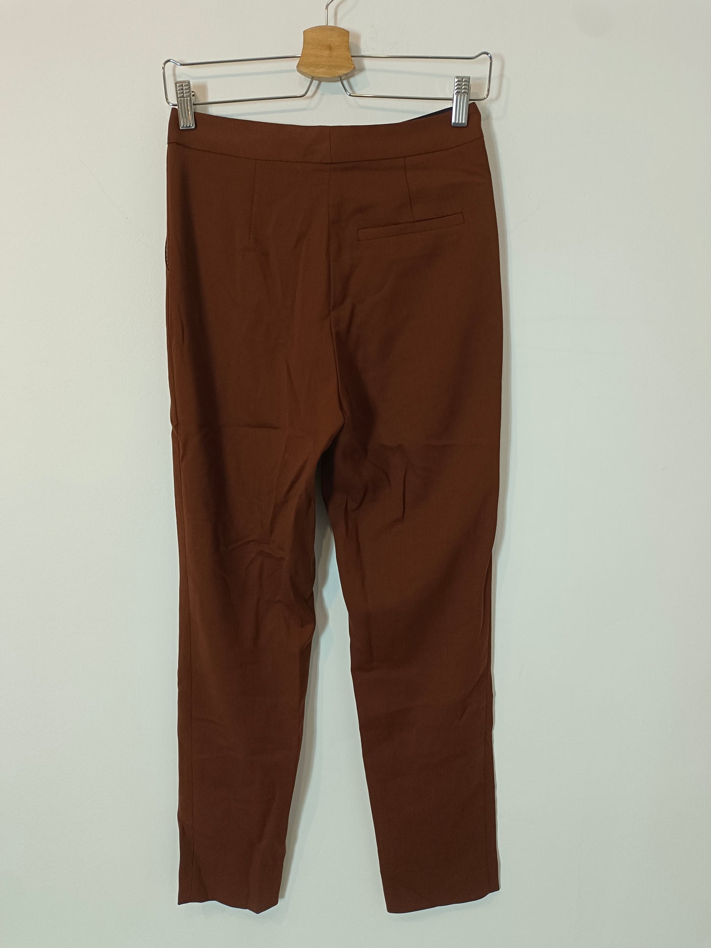 EL GANSO. Pantalón de vestir marrón chocolate T.34