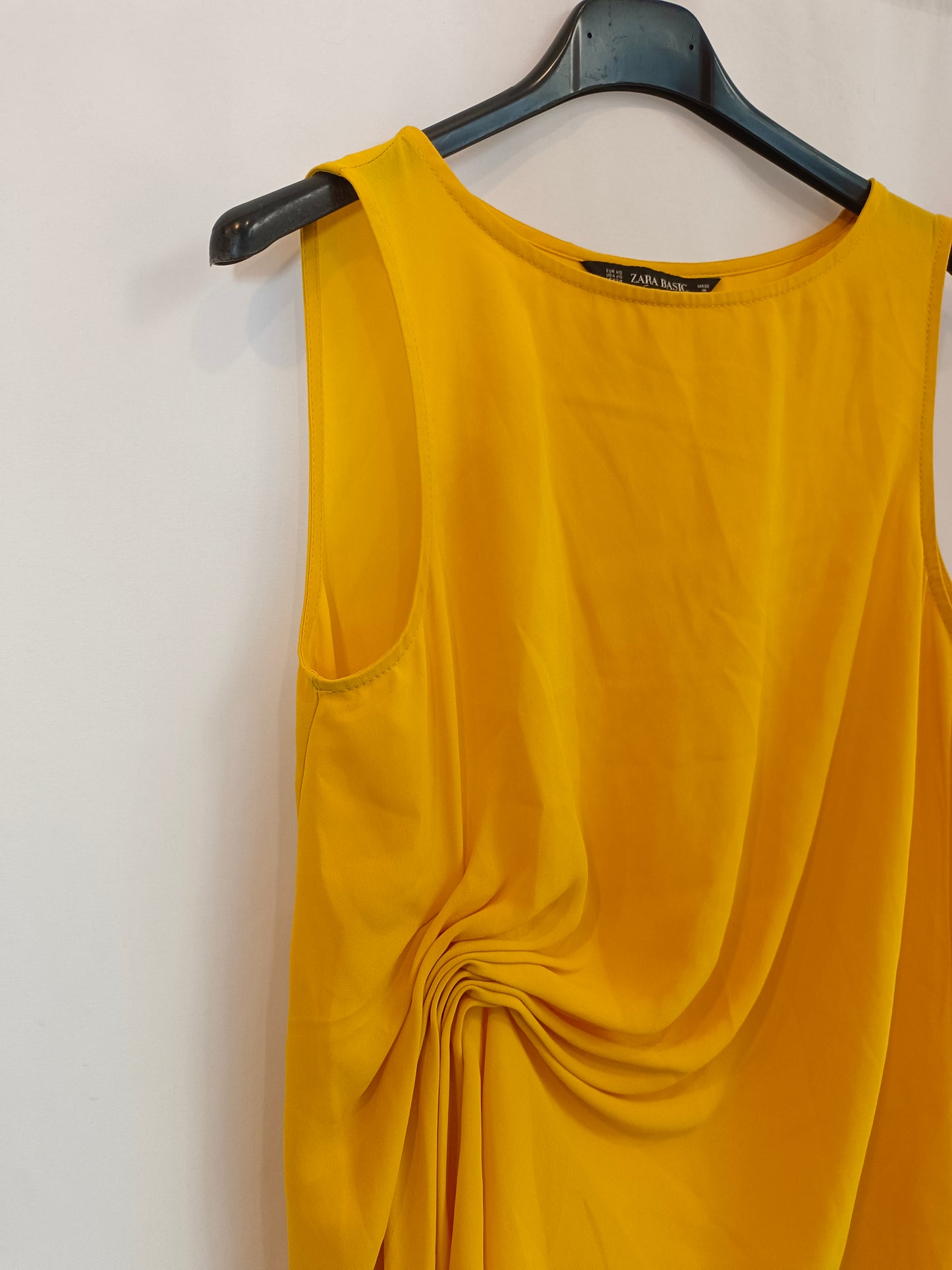 ZARA. Top amarillo detalle fruncido T.xs