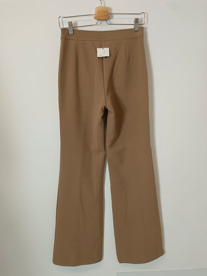 ERRE. Pantalón beige semi elastico T.36