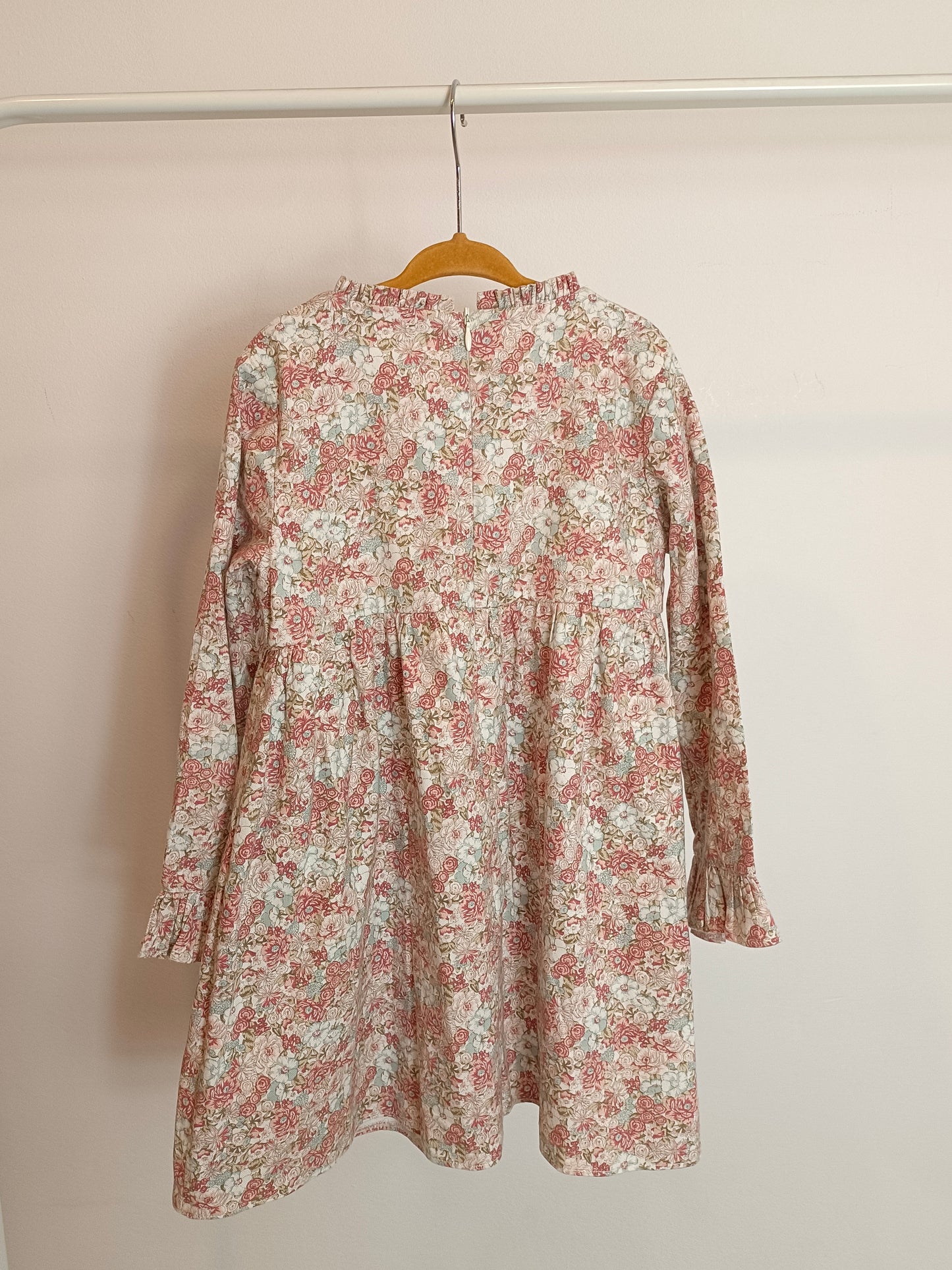 OTRAS. Vestido blanco flores TU(5-6 años)