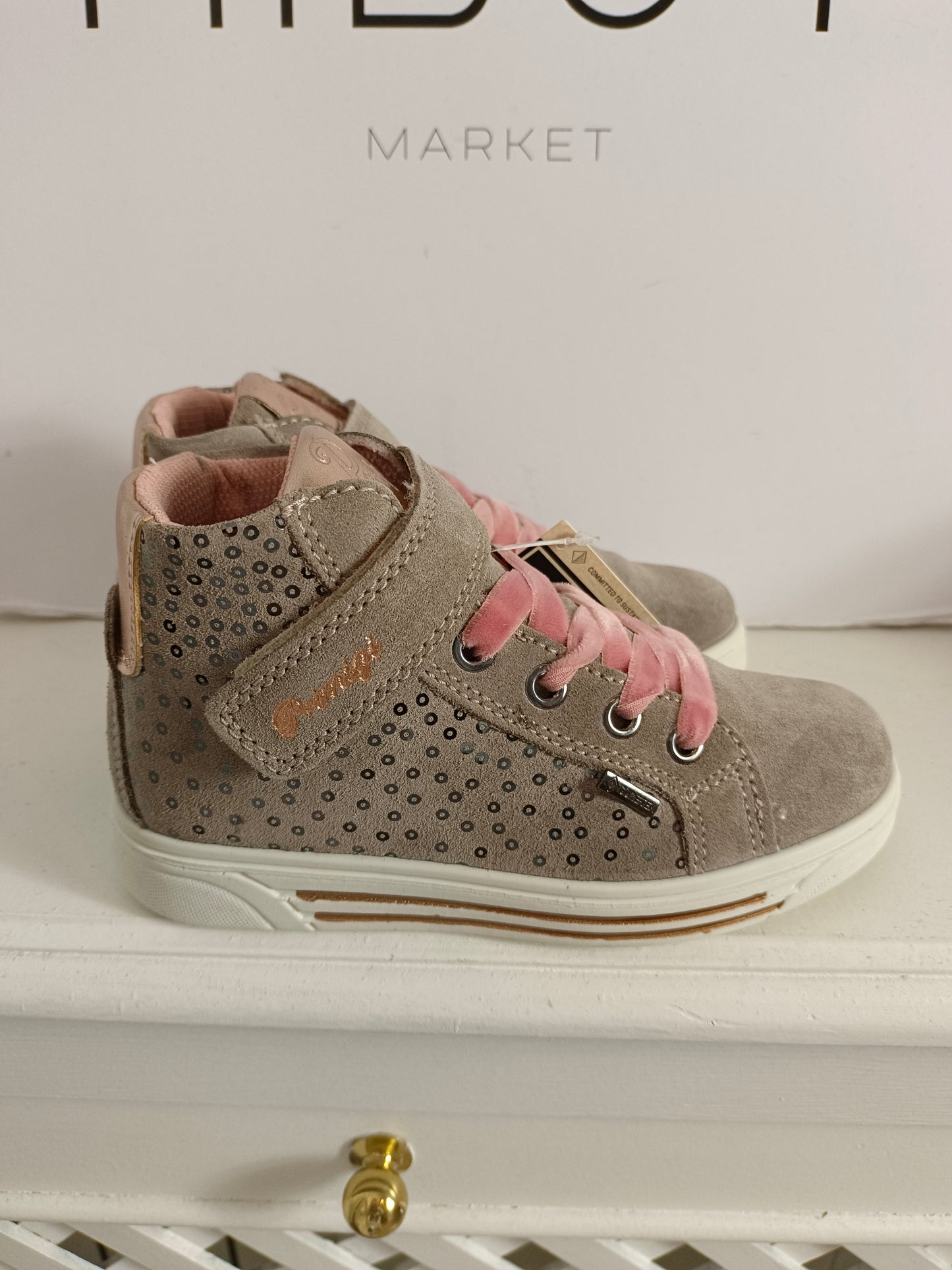 PRIMIGI. Zapatilla beige botita T.28