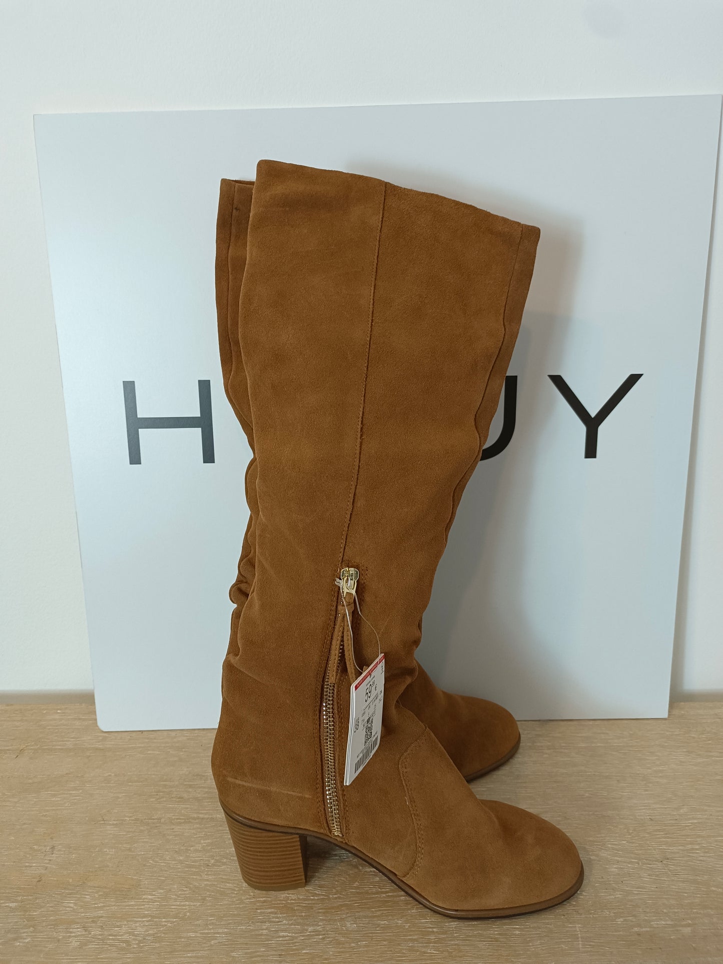 BERSHKA. Botas altas piel camel. T 38