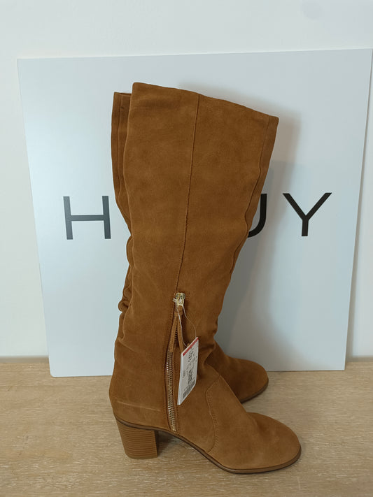 BERSHKA. Botas altas piel camel. T 38