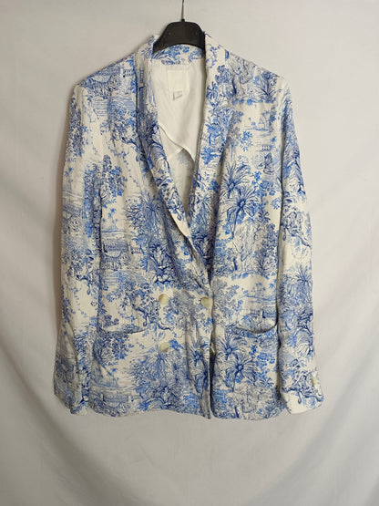 H&M. Blazer blanca estampada T.38