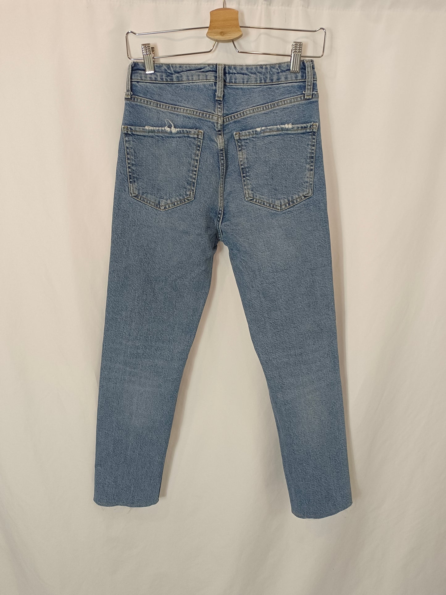 ZARA. Pantalón recto denim T.36