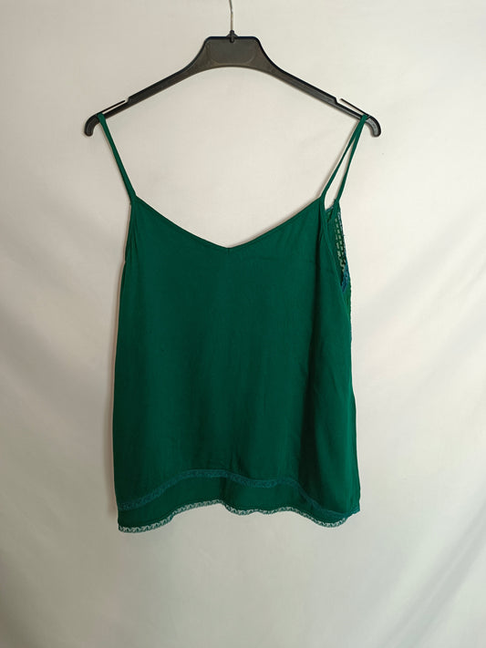 STRADIVARIUS. Top lencero verde T.s