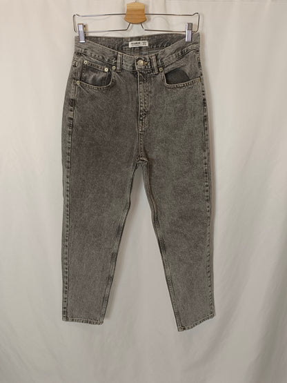 PULL&BEAR. Pantalón denim gris T.38