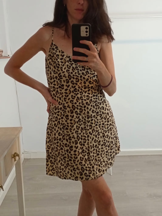 H&M. Vestido corto animal print T.34