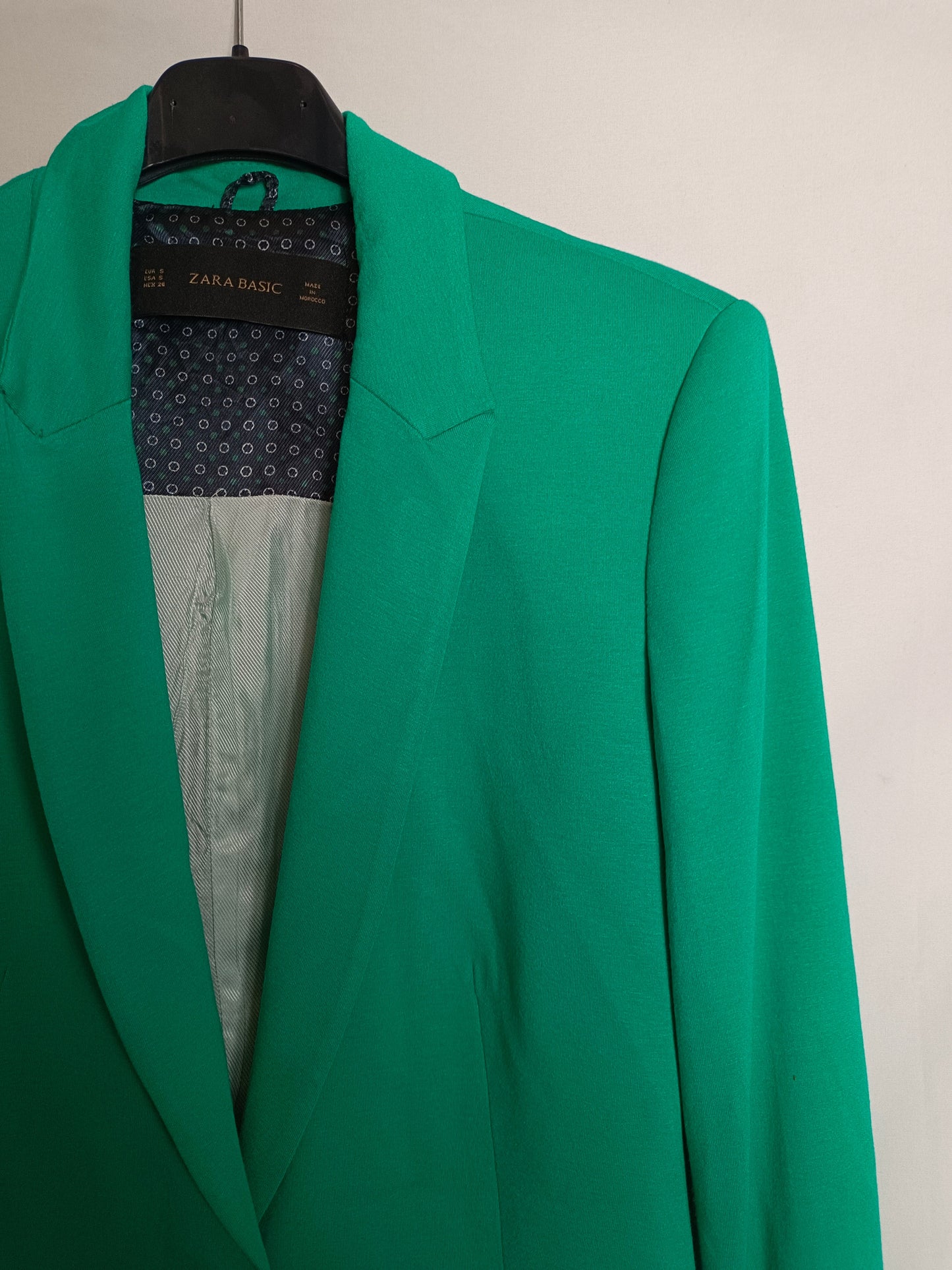 ZARA. Blazer entallada verde T.s