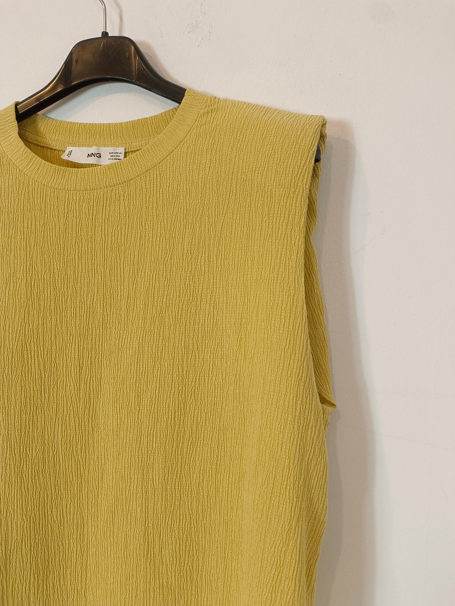 MANGO. Top amarillo textura T.xs