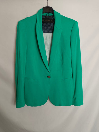 ZARA. Blazer entallada verde T.s