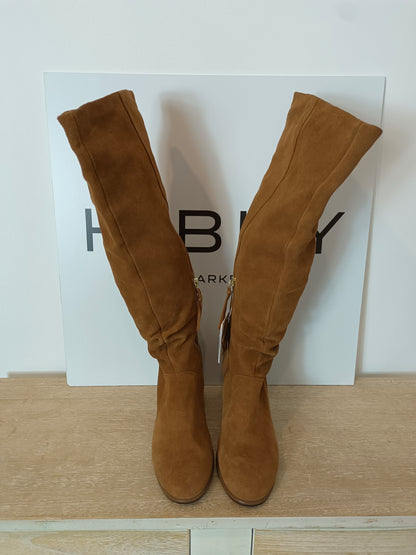 BERSHKA. Botas altas piel camel. T 38