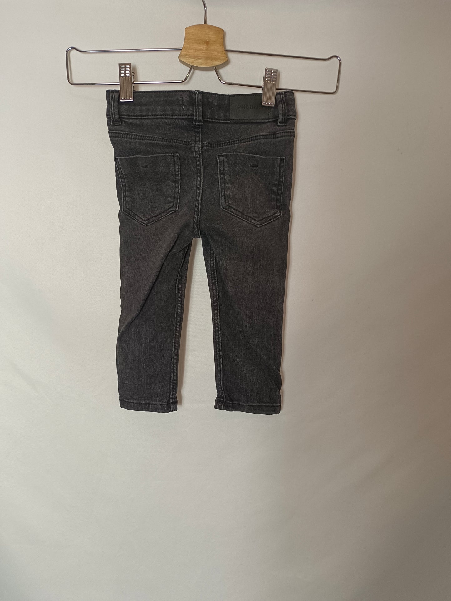 ZARA. Pantalón denim negro T.12-18 meses