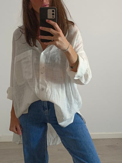 PULL&BEAR. Blusa blanca oversized T.s