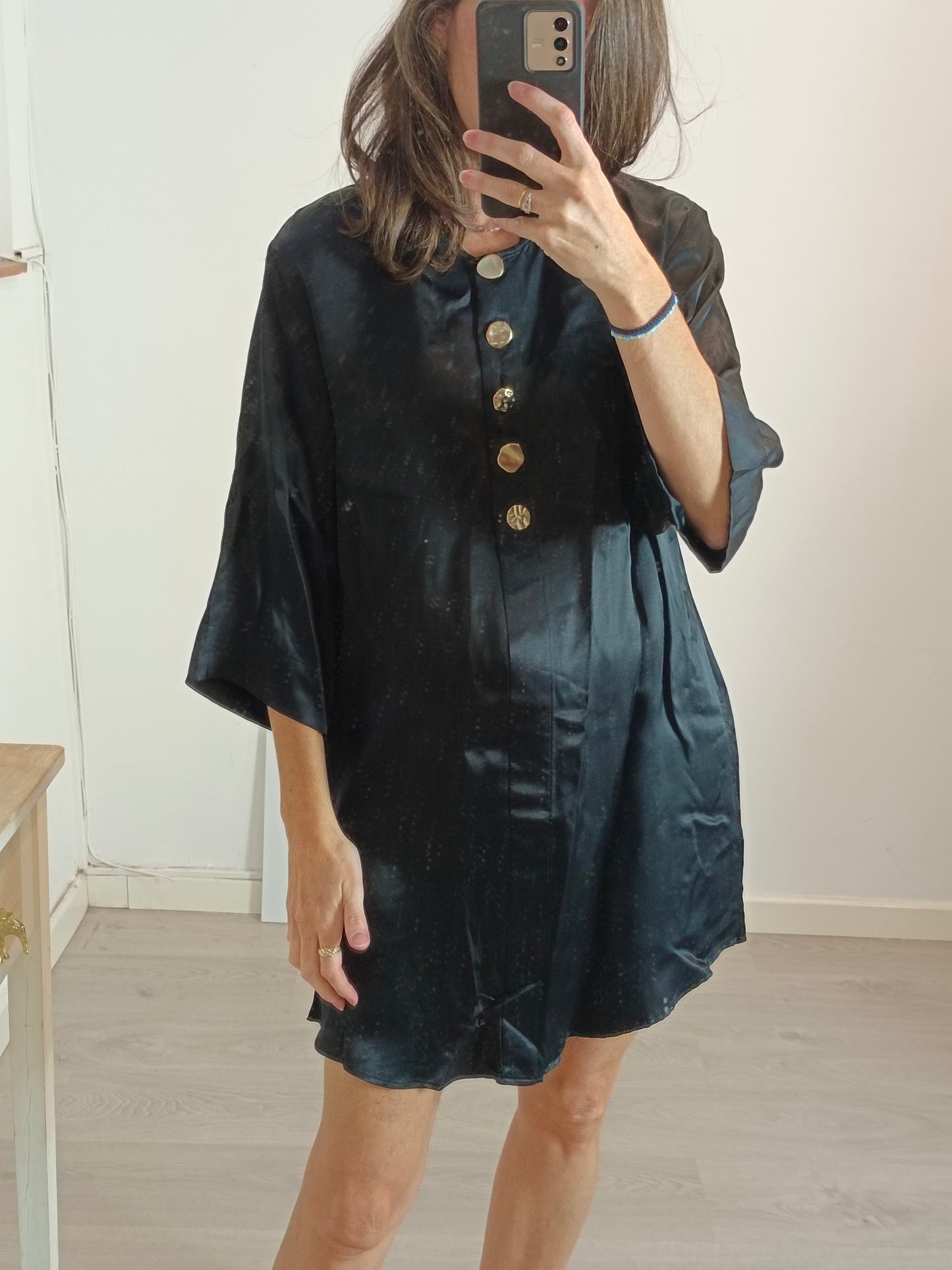 ZARA. Vestido negro satinado T.xs