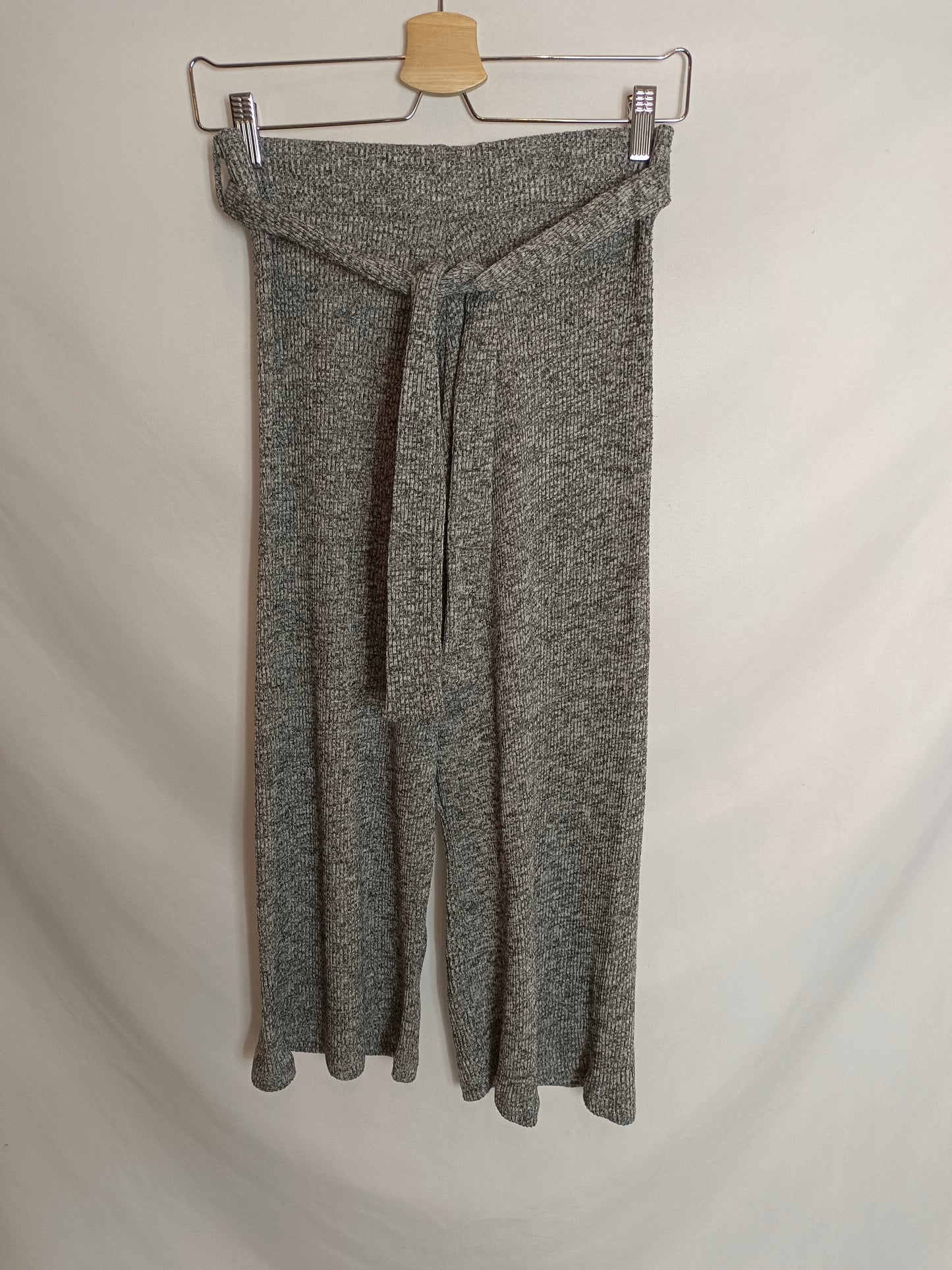 PULL&BEAR. Pantalón gris jaspeado T.s