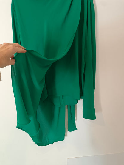 COOSY. Blusa verde asimétrica T.m