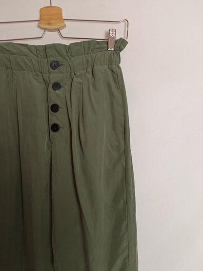 MANGO. Pantalón verde fluido T.xs