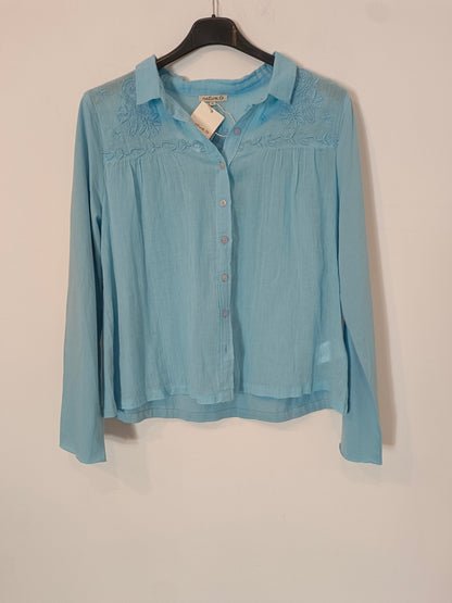 NATURA. Blusa azul bordada T.s