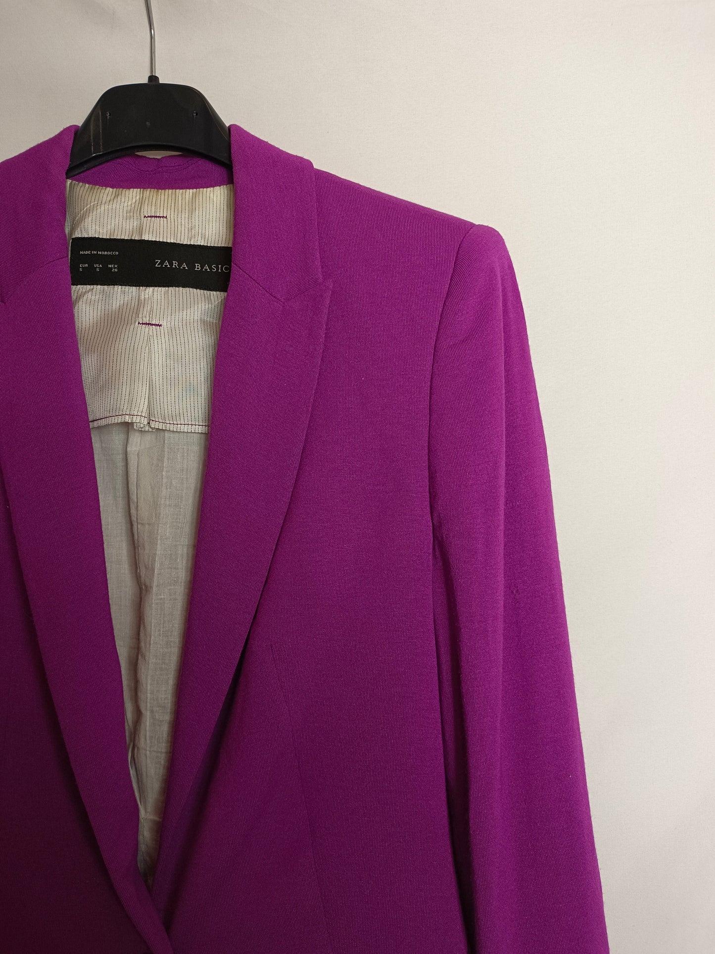 ZARA. Blazer entallada morada T.s