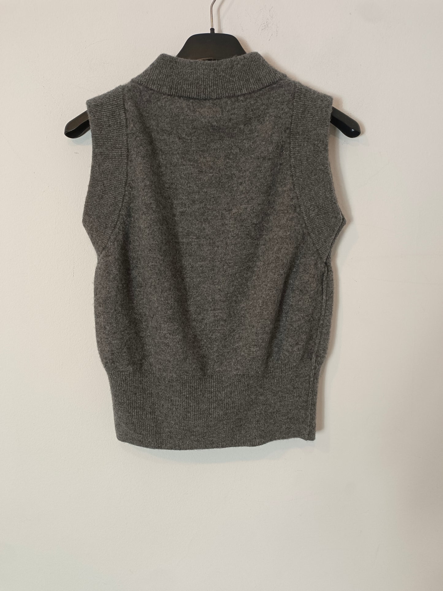 MASSIMO DUTTI. Chaleco/top gris cashmere T.xs