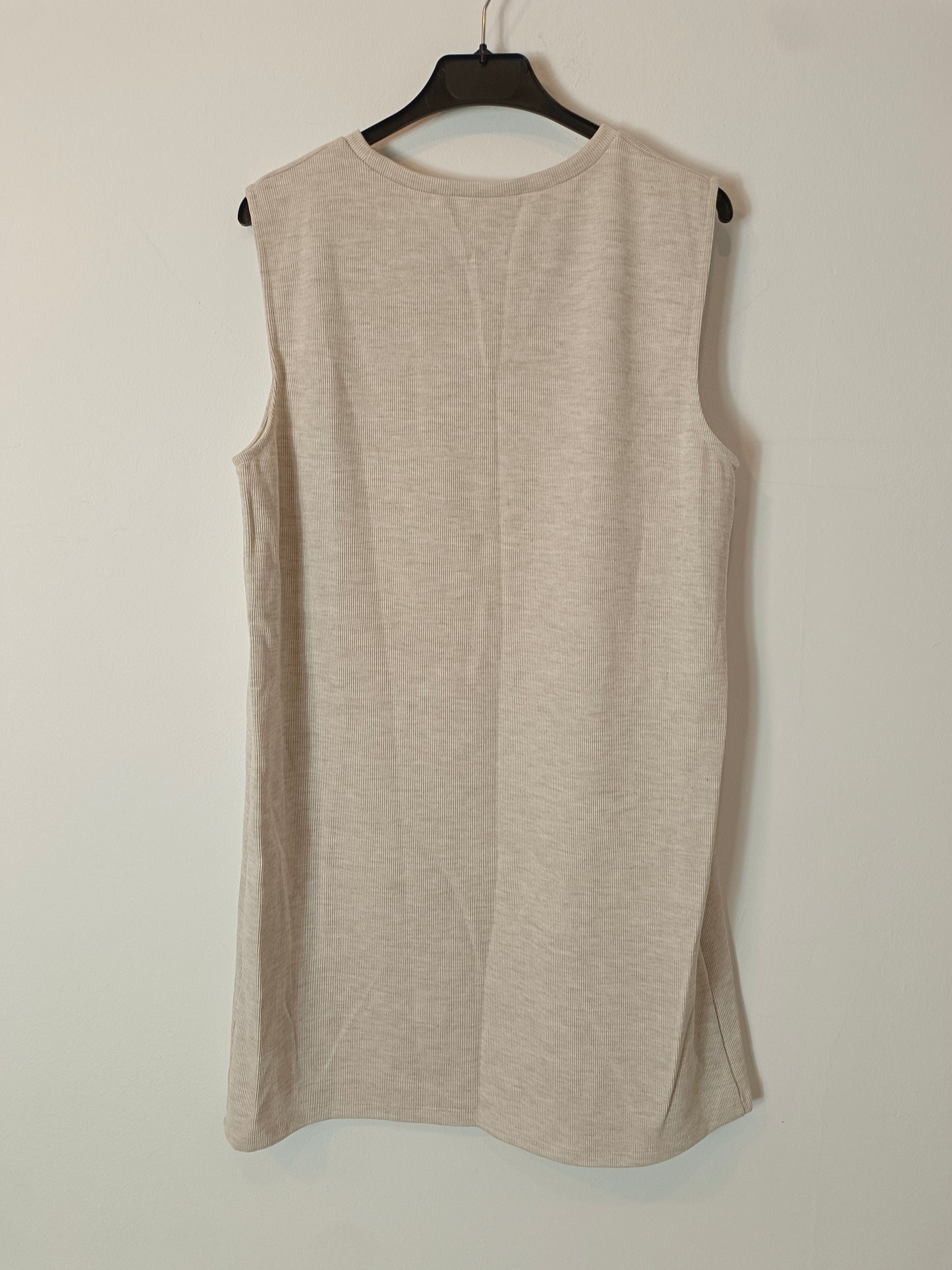 ZARA. Vestido beige canalé T.l