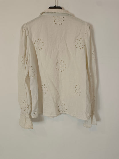 Blusa beige troquelada flores T.36