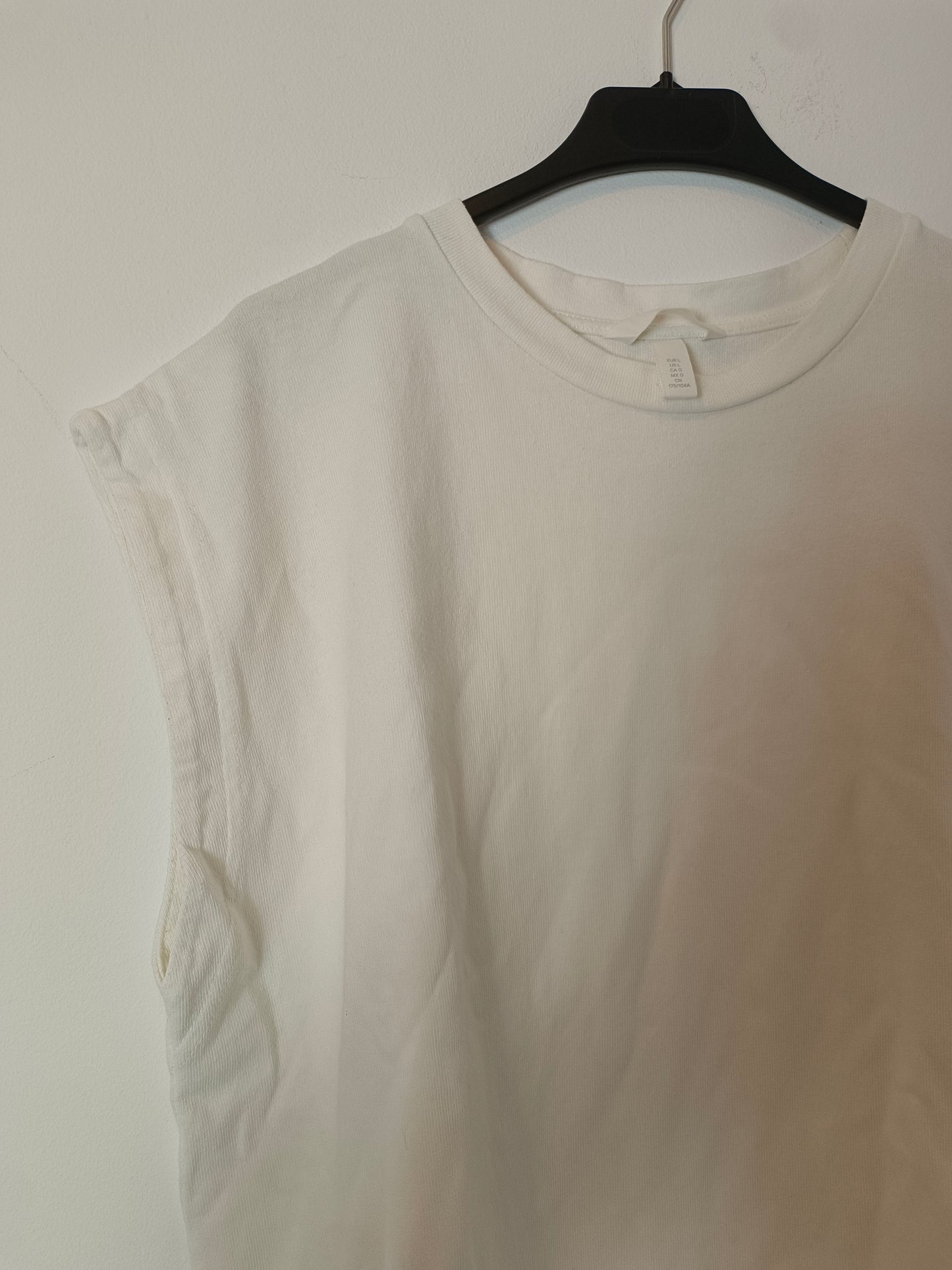 H&M. Camiseta blanca textura T.l