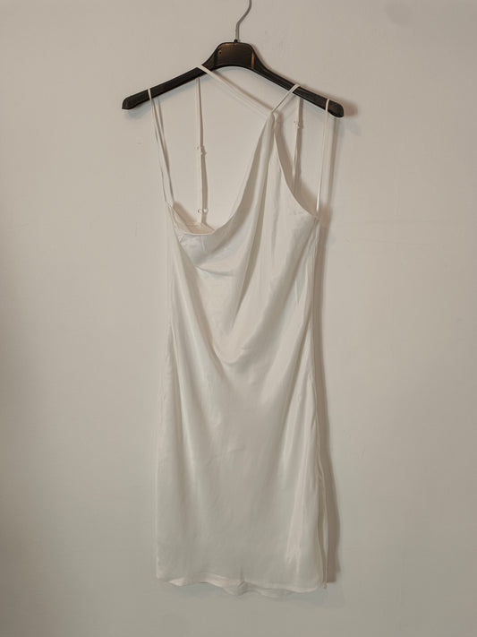 BERSHKA. Vestido lencero blanco  T.m