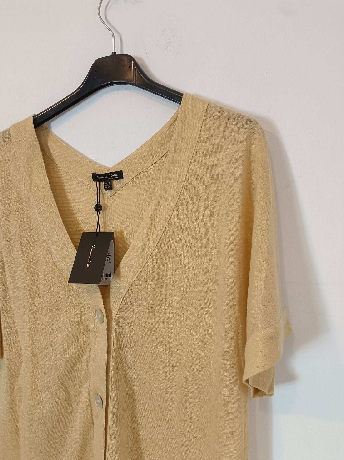 MASSIMO DUTTI. Top beige abotonado T.xs