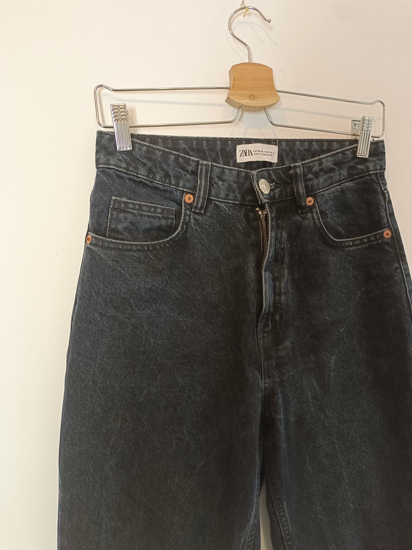 ZARA. Pantalón denim azul T.36