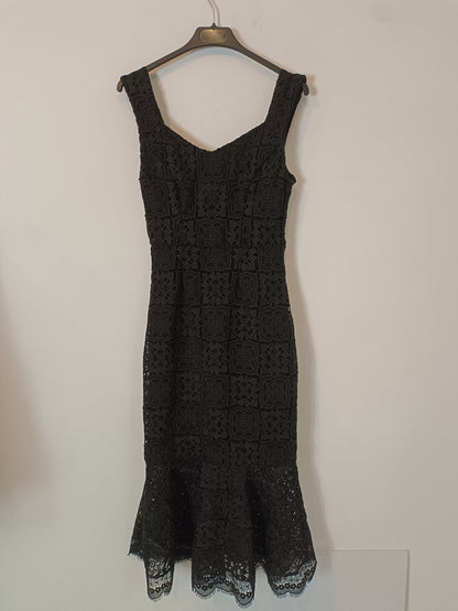 UTERQÜE. Vestido midi negro troquelado. T XS