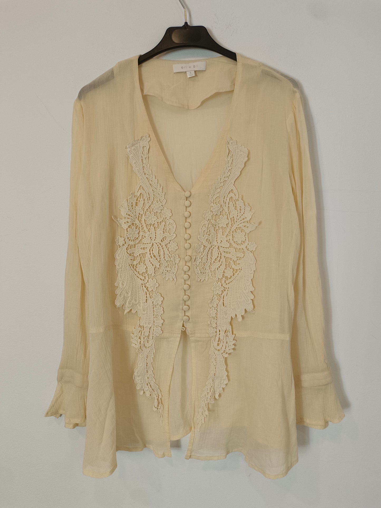 ERI+ALI (&OTHER STORIES). Blusa beige abotonada encajes T.s