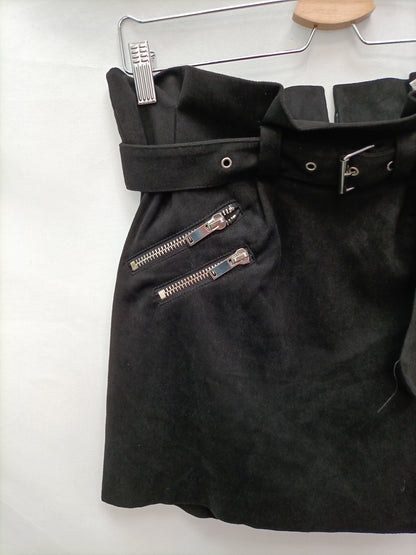 ZARA. Falda antelina negra T.xs.