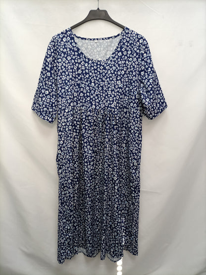 OTRAS. Vestido midi azul  flores T.xl