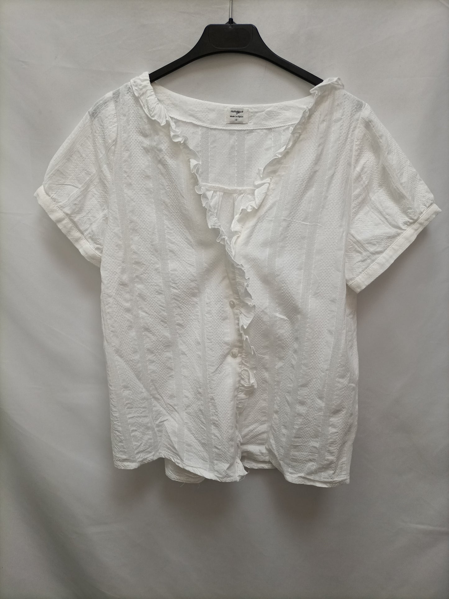 MAROGUA. Blusa blanca volante T.s