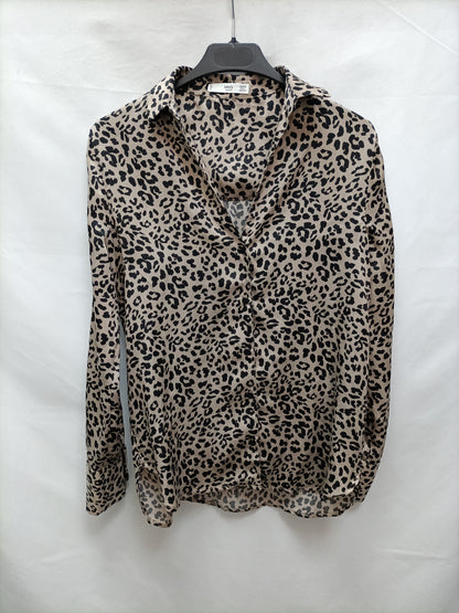 MANGO. Blusa animal print T.xs