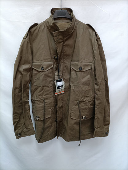 BOW TIE. Parka verde T.50 (hombre)